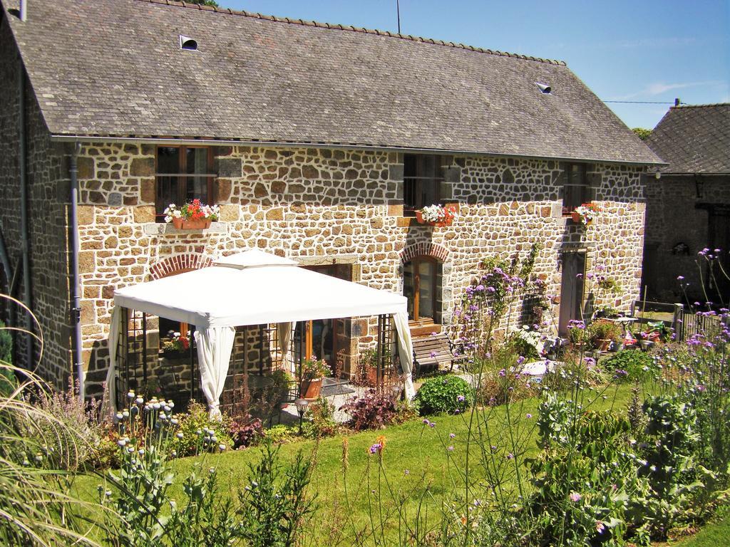La Cloue Bed & Breakfast Sainte-Marie-du-Bois  Екстериор снимка