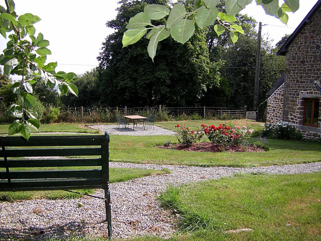 La Cloue Bed & Breakfast Sainte-Marie-du-Bois  Екстериор снимка